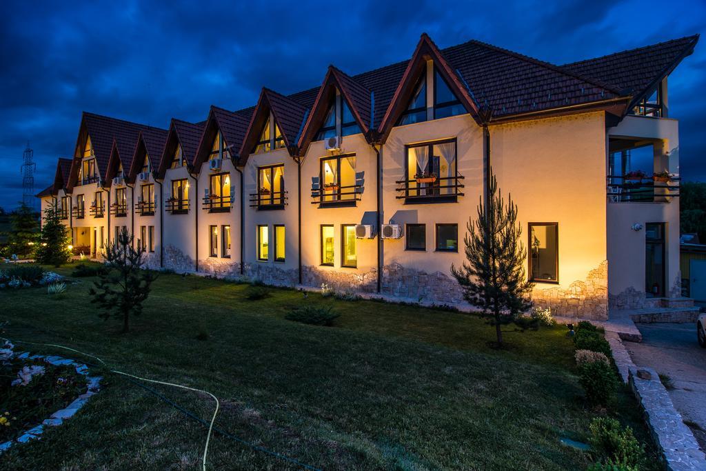 Conacul Archia Hotel Deva Exterior foto